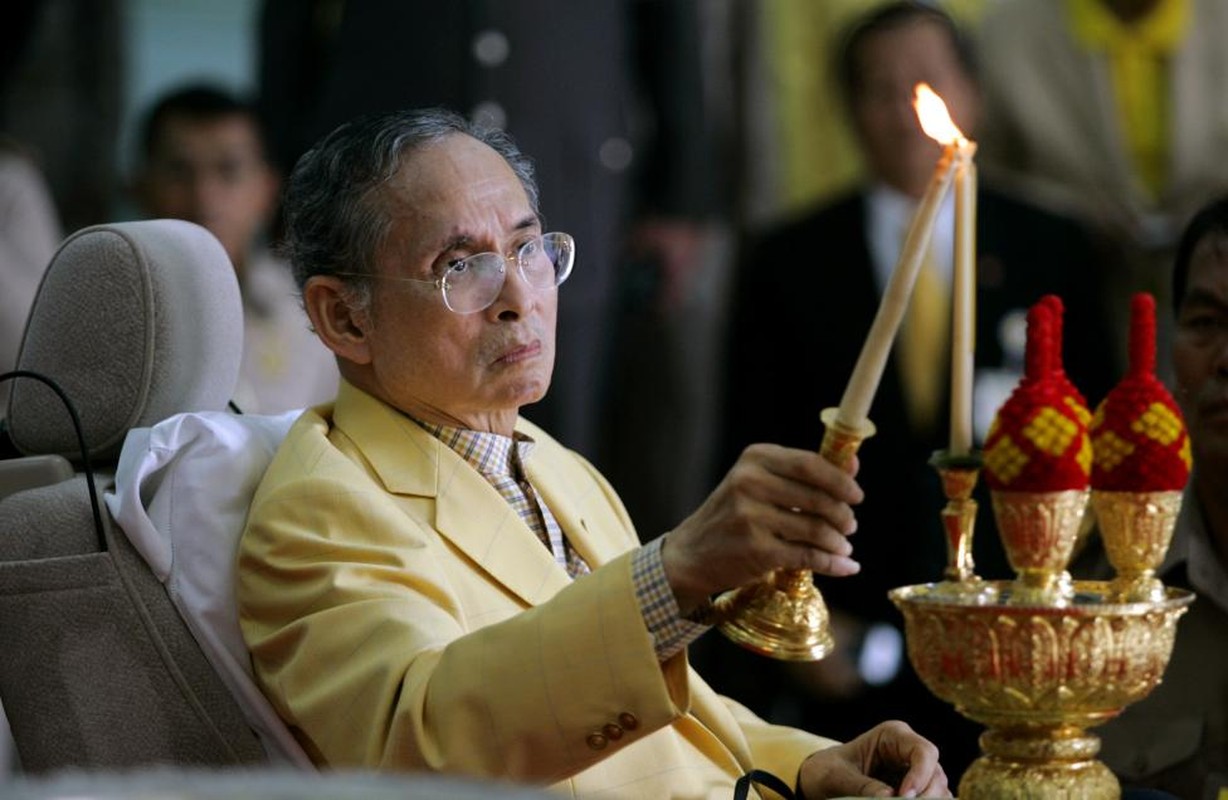 Cuoc doi Quoc vuong Thai Lan Bhumibol Adulyadej qua anh-Hinh-12